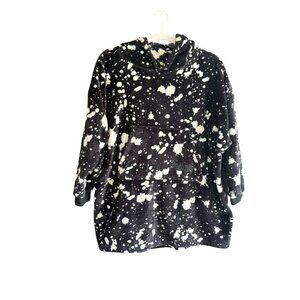 The Comfy Streetwear Foil Splatter Effect Splatter Paint Hoodie Black White